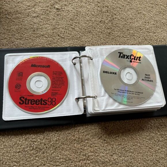 Gateway Software Storage Case With 17 Discs - Picture 3 of 13